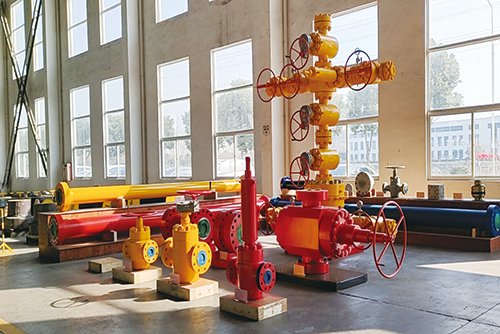 平板阀、升高短节、采气井口装置